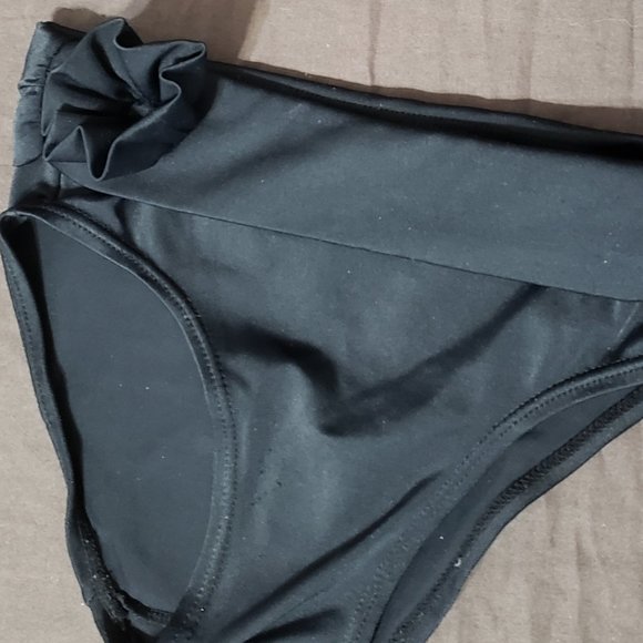 Two-piece Swimsuit Black Flower Detail On Waist Baby Gap 18-24 Months - Picture 3 of 3